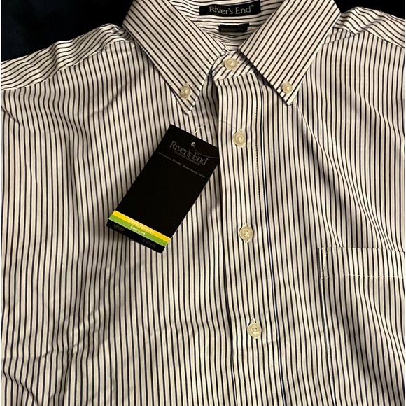 Men’s Small Striped button down shirt 
New with Tags MSRP$50 - Picture 7 of 11